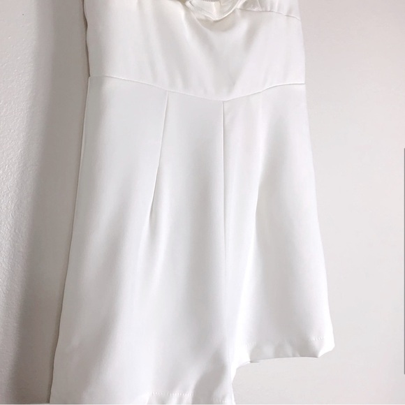 Superdown JADA RUFFLE ROMPER IN WHITE - Picture 4 of 5